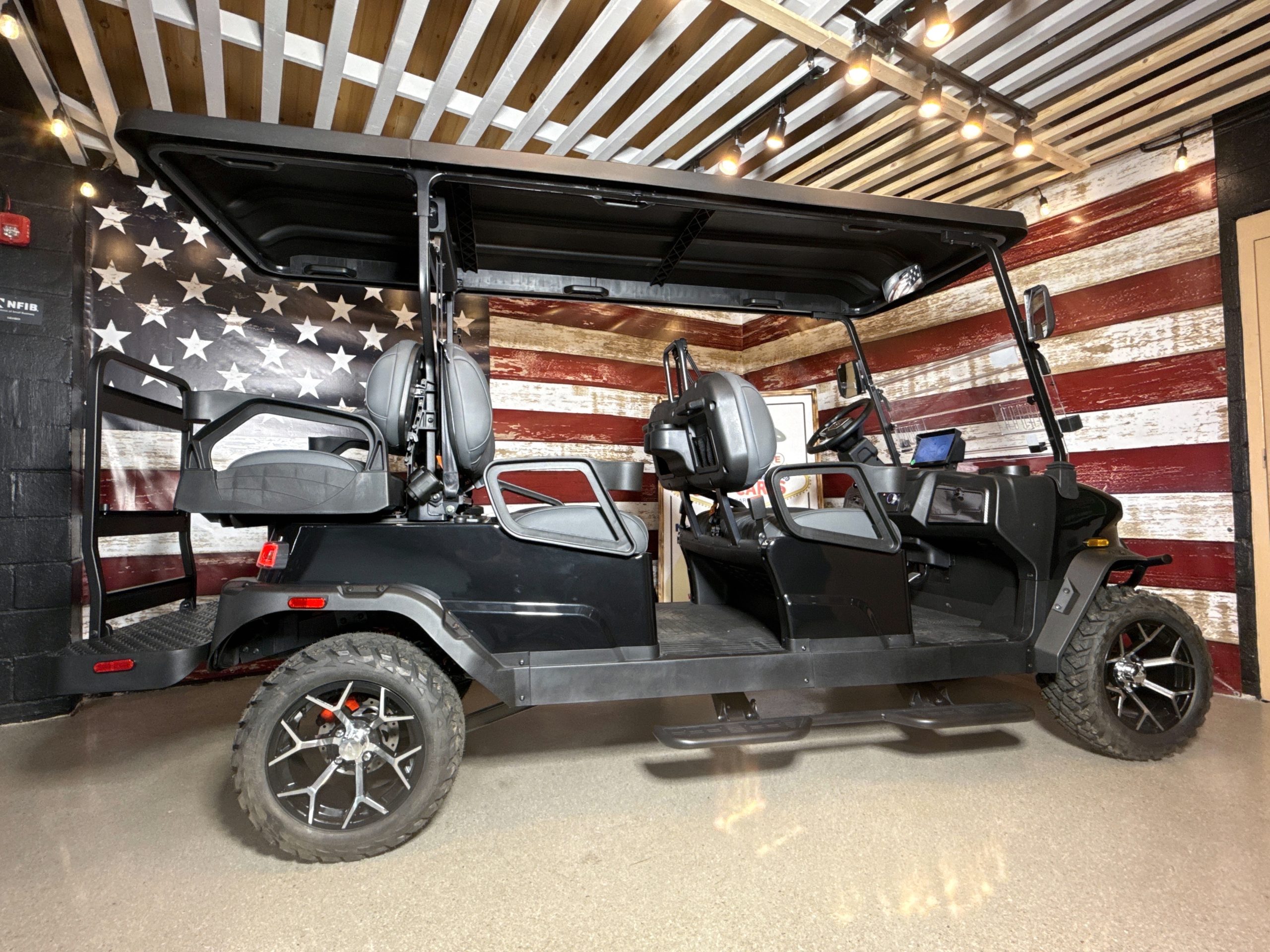 2025 Denago Rover XL6 (Lithium) Black - Image 4